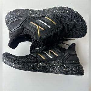 Adidas women s ultra boos black- gold sneakes running shoes size 7.5